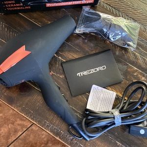 New hairdryer Trezoro 2200 Watts